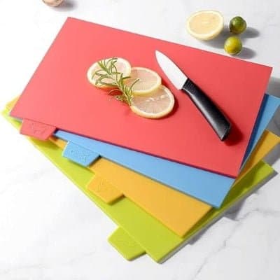 Planche à découper verte pour légumes et planche rouge pour viandes crues ChefBoardCuisinezchezvous.com