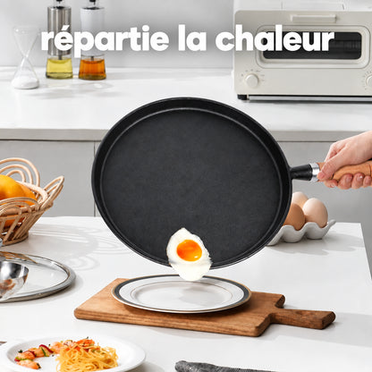 Poêle à crêpe qui répartit la chaleur uniformément
