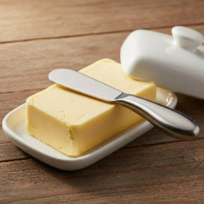 Étaler du beurre facilement sur une tartine avec le couteau Inox Élégance Cuisinezchezvous.com