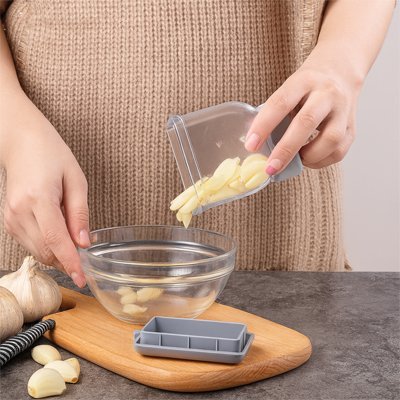 Presse ail Garlic™ grille fine pour un ail finement pressé sans effort - Cuisinezchezvous.com