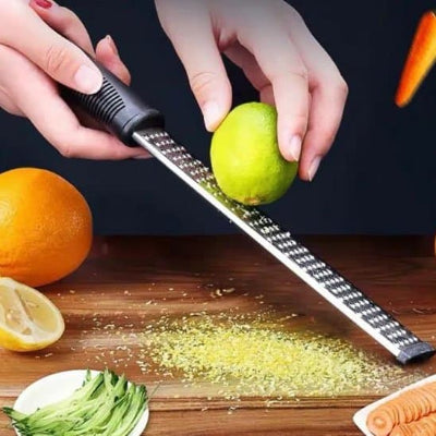 Râpe à fromage et aussi zester  cuisinezchezvous.com