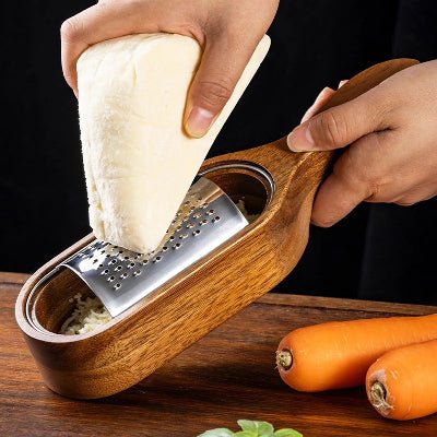 Râpe à Fromage ErgoSlice EasyCut™ | Acier Inox & Bois - Cuisinezchezvous.com