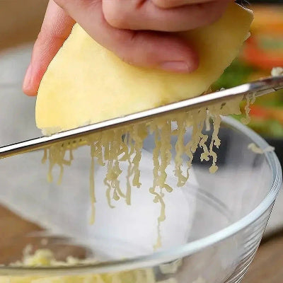 Râpe fromage acier inoxydable portative grip antidérapant - Cuisinezchezvous.com