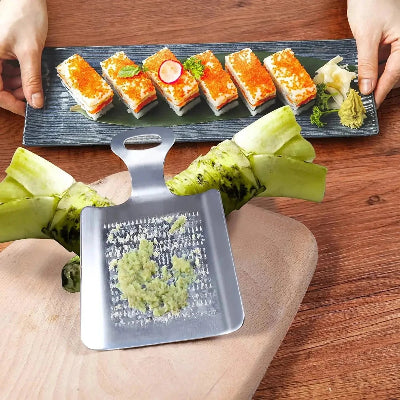 Râpe gingembre wasabi inox détail surface de râpage fine - Cuisinezchezvous.com